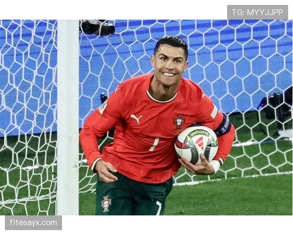 C罗以极致职业精神激励年轻一代,树立足球梦想新标杆 C罗以极致职业精神激励年轻一代,树立足球梦想新标杆