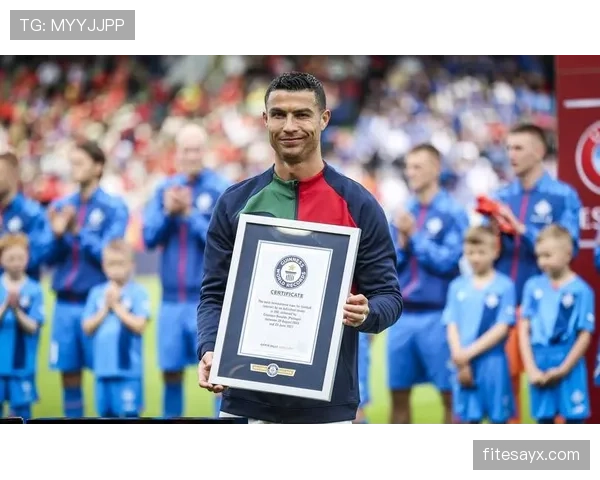 C罗时代重塑偶像标准:新一代足球巨星的崛起之路 C罗时代重塑偶像标准:新一代足球巨星的崛起之路