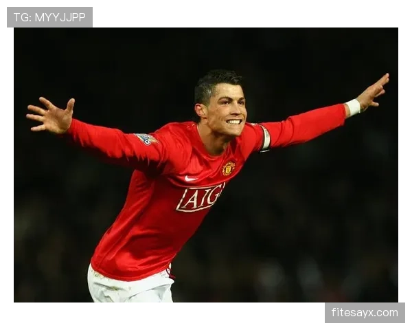 C罗重返曼联，传奇前锋归来点燃红魔复兴希望