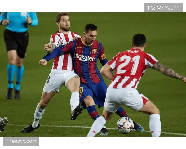 C罗在更衣室的领导力如何影响球队氛围与表现的趋势分析 C罗在更衣室的领导力如何影响球队氛围与表现的趋势分析