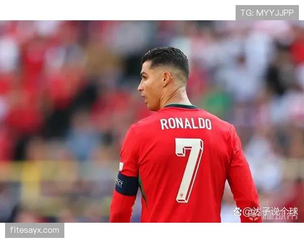 B费 vs C罗:国家队核心作用与战术角色对比 B费 vs C罗:国家队核心作用与战术角色对比